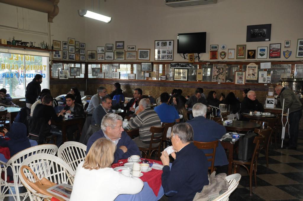 Hotel Touring Club Trelew Zewnętrze zdjęcie